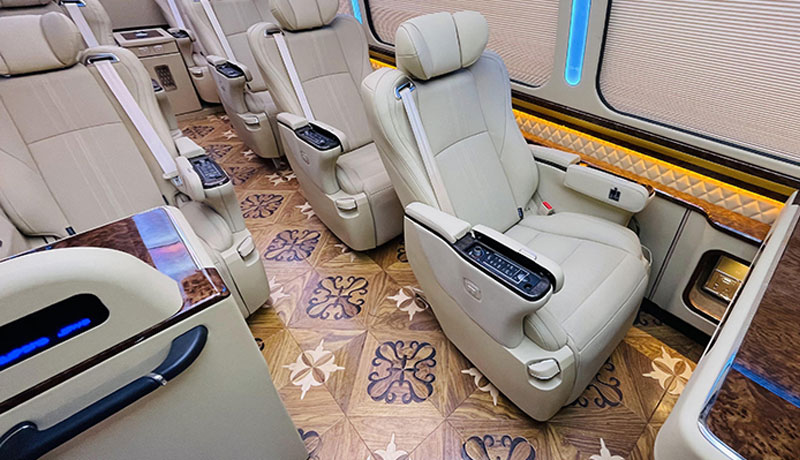 9 Seats Classic Appearance Diesel Minibus Toyota Coaster