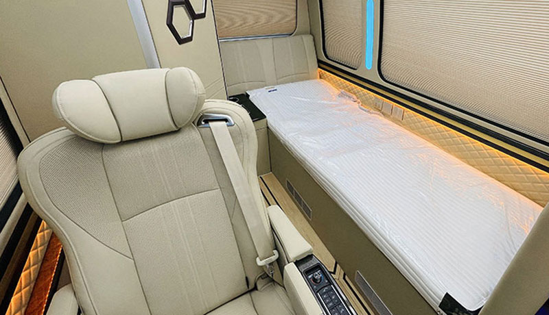 Toyota Coaster 7 Seats Classic Business Traveller Edition