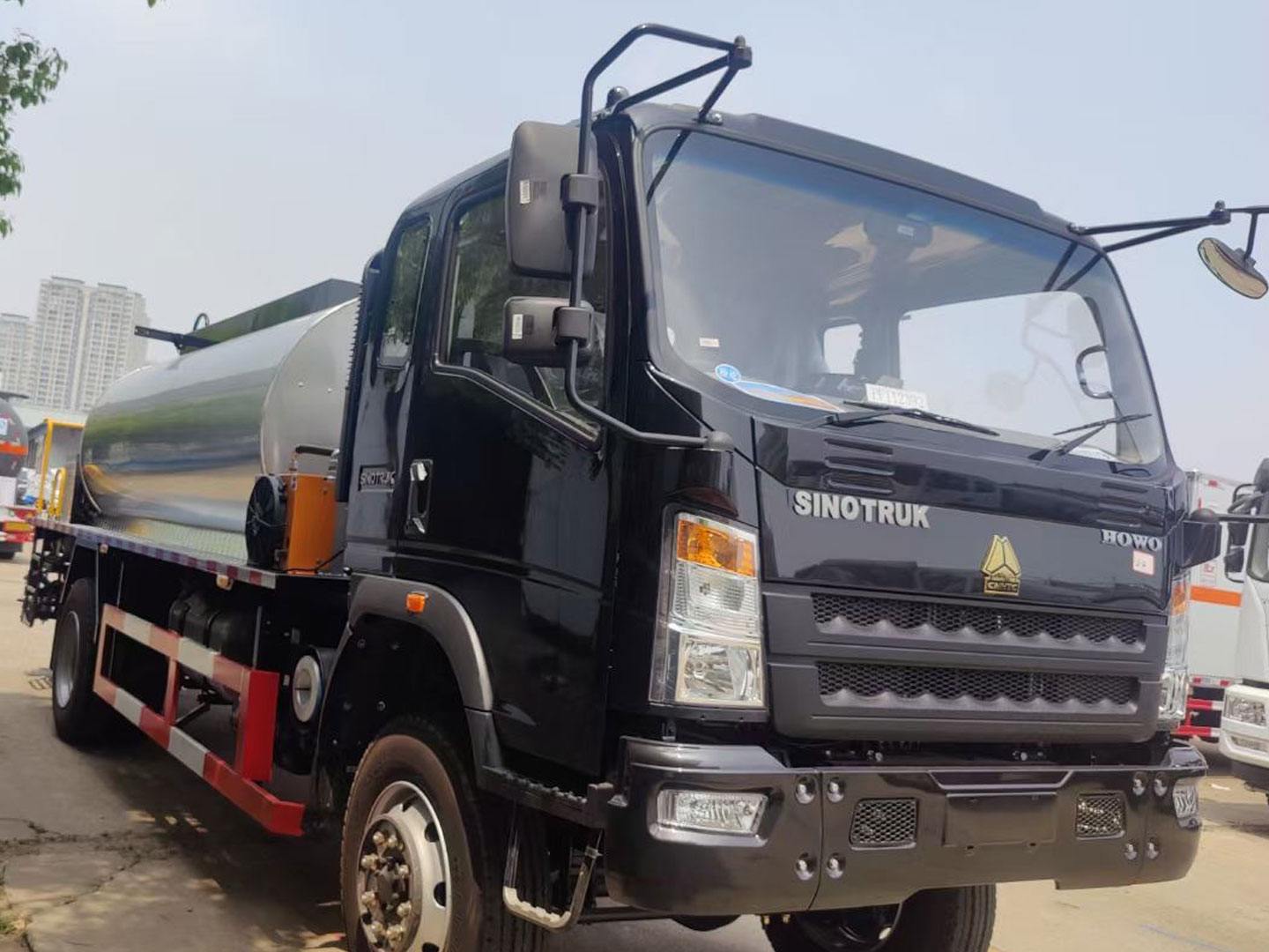 10CBM Asphalt Distributor Truck for Road Construction