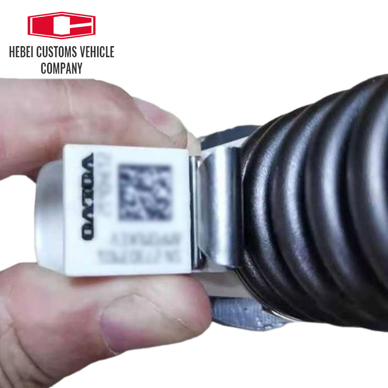 Common Rail Injector Fuel Injector 21340611 VOE21340611 for Excavator for VOLVO EC380 EC480 diesel Hydraulic Pump Parts EC240 EC290 