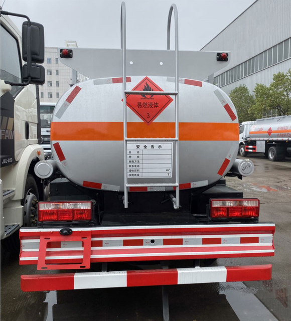 DFAC 4X2 EURO 3 Oil Tank Truck Diesel Gasoline Truck